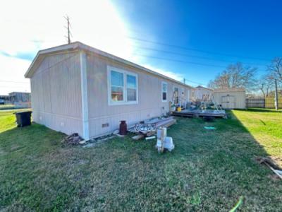 Mobile Home at 638 County Road 296 Alvin, TX 77511