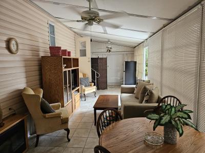 Photo 5 of 15 of home located at 7125 Fruitville Rd Ob32 Sarasota, FL 34240