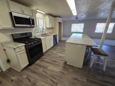Photo 7 of 12 of home located at 605 46th Street Bakersfield, CA 93301