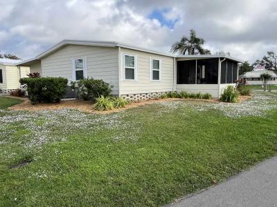 Photo 3 of 45 of home located at 5700 Bayshore Road Palmetto, FL 34221