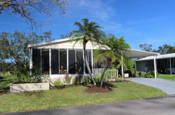 Photo 1 of 2 of home located at 5951 Camelot Dr N Sarasota, FL 34233