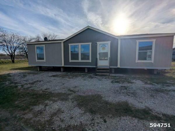 Photo 1 of 2 of home located at Crazy Red's Mobile Homes 8451 Palmer Ln Ponder, TX 76259