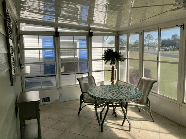 1987 SCHU HS Manufactured Home