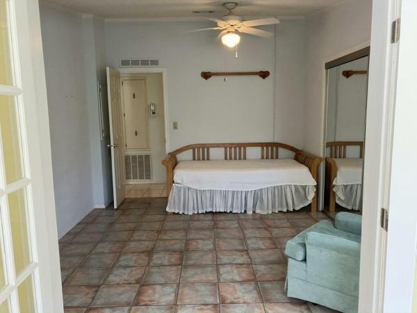1987 SCHU HS Manufactured Home