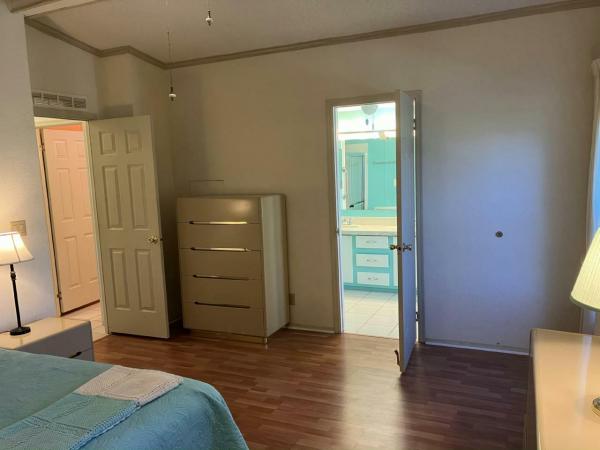 1987 SCHU HS Manufactured Home