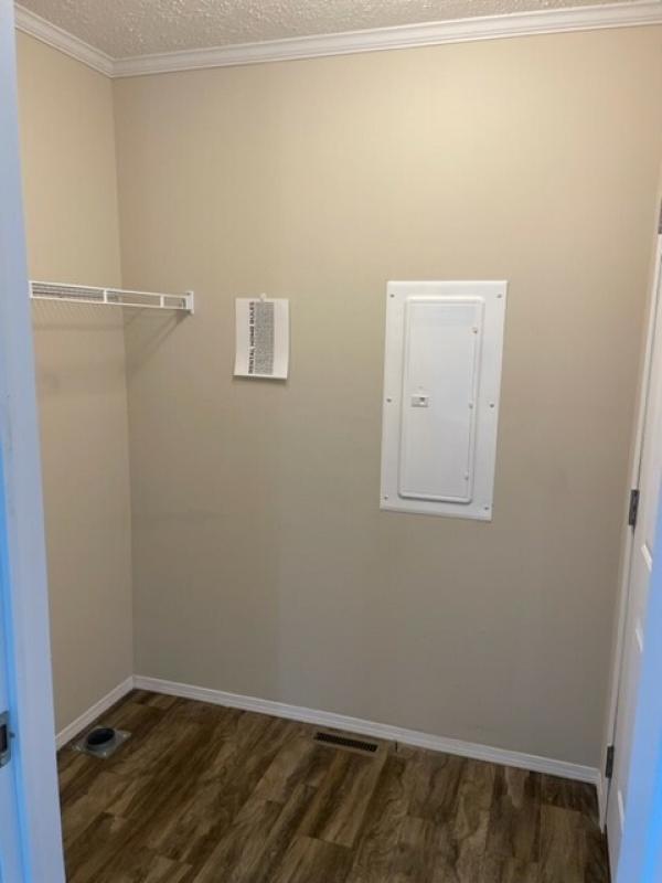 2021 Mansion 162 42636-1  Home