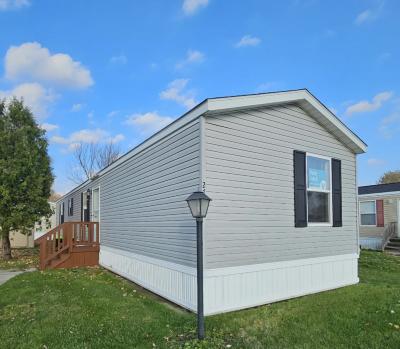 Mobile Home at 2758 West Robin Drive Lot 370 Saginaw, MI 48601