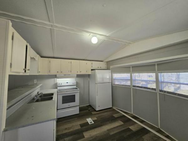 1974 SKYLINE Manufactured Home