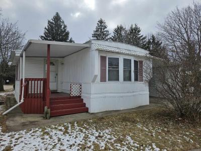 Mobile Home at 6133 Clover Way S Lot Cs6133 Saginaw, MI 48603