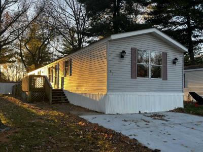 Mobile Home at 1401 N. 3rd St., Site 60 Riverton, IL 62561