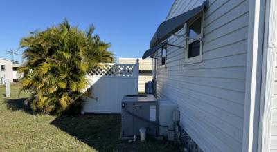 Photo 4 of 14 of home located at 570 57th Ave W Lot 122 Bradenton, FL 34207