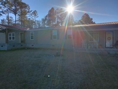 Mobile Home at 105 Ballenger Rd Hodges, SC 29653