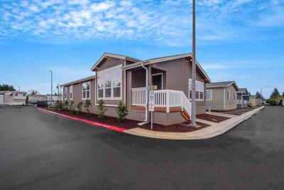 Photo 2 of 33 of home located at 2200 Lancaster Drive SE #26 Salem, OR 97317