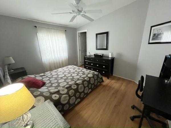 1990 PALM Manufactured Home