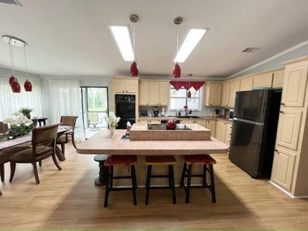 1990 PALM Manufactured Home