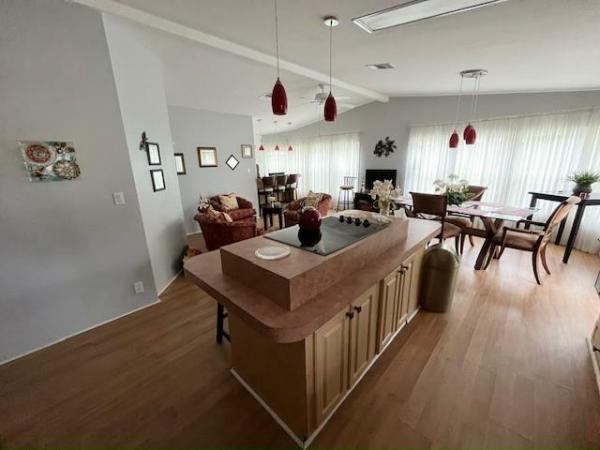 1990 PALM Manufactured Home