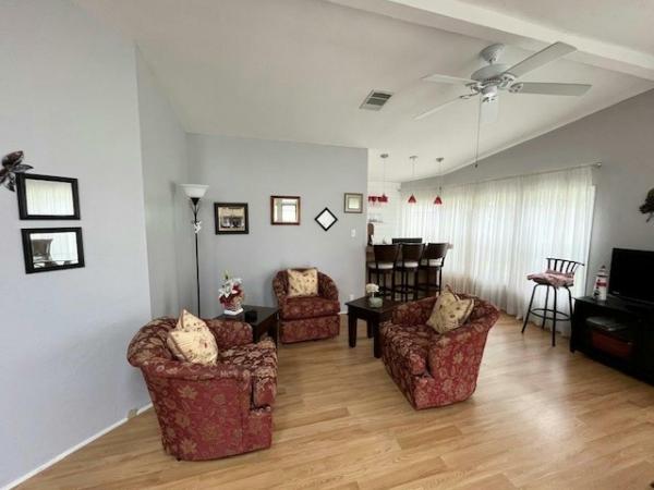 1990 PALM Manufactured Home
