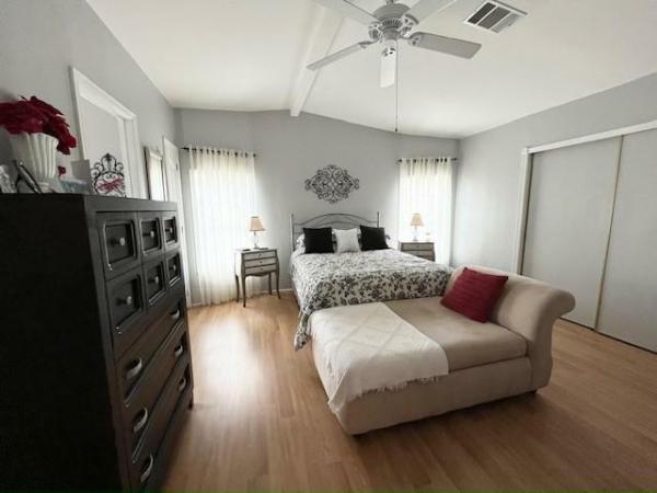 1990 PALM Manufactured Home