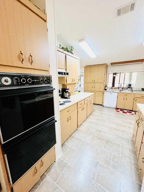 1988 Coro Manufactured Home