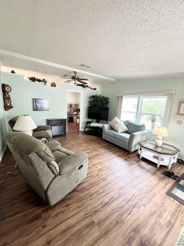 1988 Coro Manufactured Home