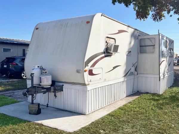 2008 Trail Lite Travel Trailer Mobile Home