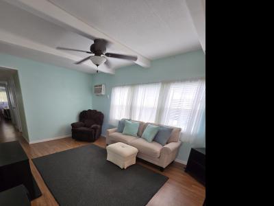 Photo 5 of 14 of home located at 9 Kingsport Ave Palmetto, FL 34221
