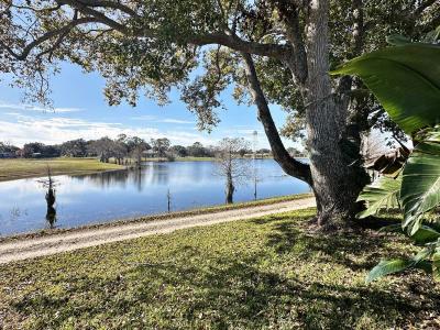 Photo 4 of 33 of home located at 122 Sea Fern Drive Leesburg, FL 34788