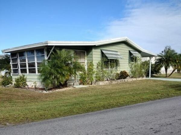 Photo 1 of 2 of home located at 427 Lake Superior Dr Mulberry, FL 33860