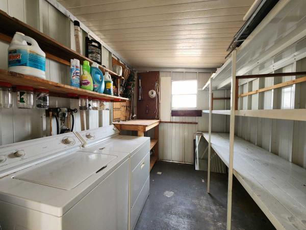 1985 CLAR Manufactured Home