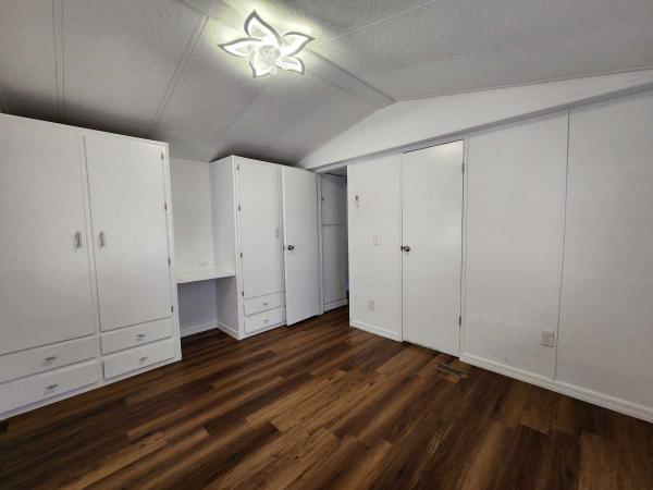 1985 CLAR Manufactured Home