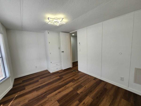 1985 CLAR Manufactured Home