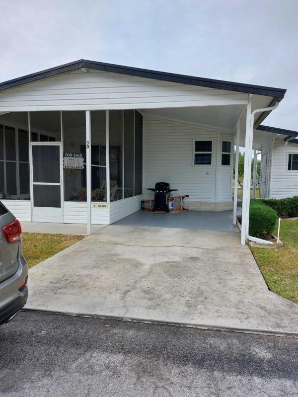 Photo 1 of 2 of home located at 30 Lake Pointe Dr Mulberry, FL 33860