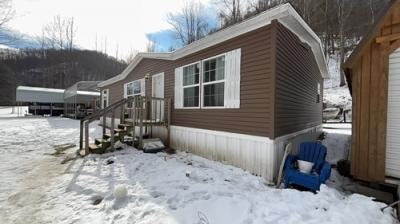 Photo 3 of 19 of home located at 1793 Sycamore Rd Pikeville, KY 41501