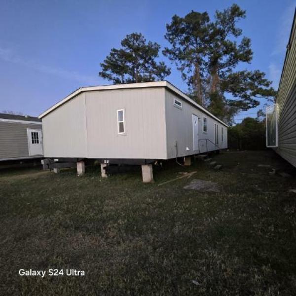 Photo 1 of 2 of home located at East Texas Home Center, Llc 2749 Us 69 Lumberton, TX 77657