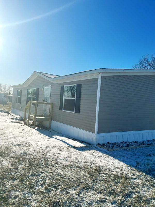 Photo 1 of 2 of home located at 200 N 28th St, Lot 19, Fairfield, IA 52556