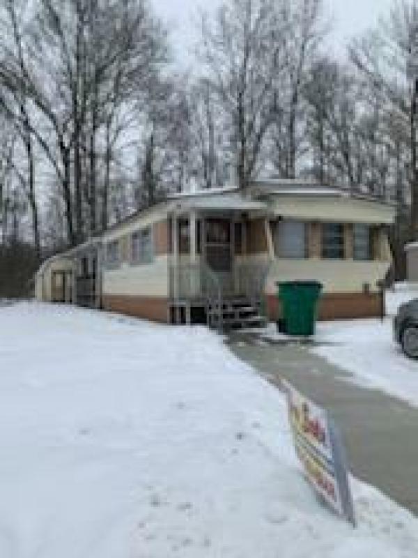 Holl Park 65M Mobile Home