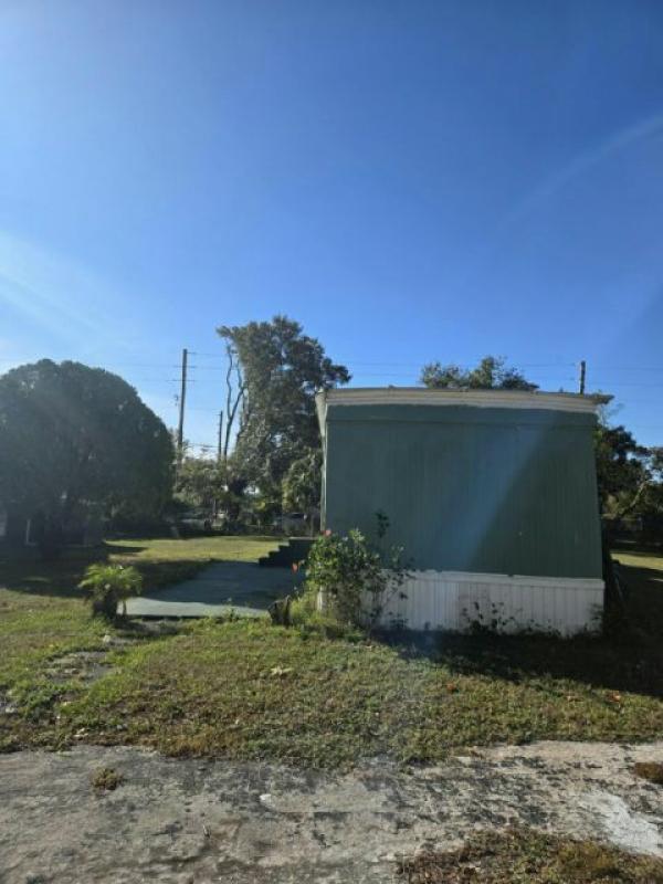 Photo 1 of 2 of home located at 8500 Avonshire Road Orlando, FL 32817