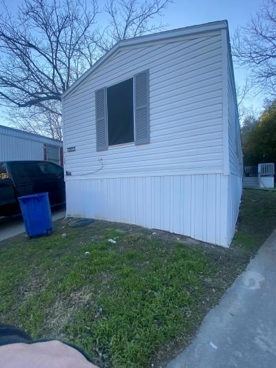 Mobile Home at 1115 Sleepy Hollow Dr Lot 23 Fort Worth, TX 76114