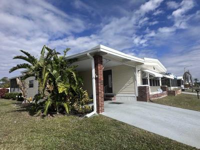 Photo 4 of 49 of home located at 447 Avanti Way North Fort Myers, FL 33917