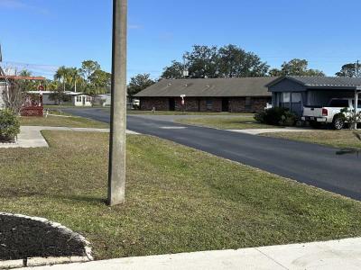 Photo 4 of 25 of home located at 177 Orchid Drive Fruitland Park, FL 34731