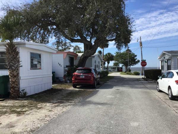 1972 Skyline HS Mobile Home