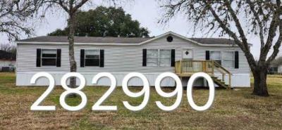 Mobile Home at 410 Henrietta St Yoakum, TX 77995