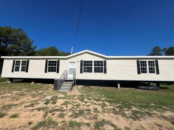 Photo 1 of 2 of home located at D & D Mobile Home Sales 17789 Jordan Street Chatom, AL 36518