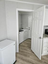 2021 Champion FGS1680 204R Mobile Home