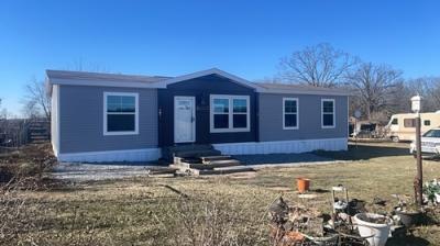 Mobile Home at 12843 School Dr Roby, MO 65557