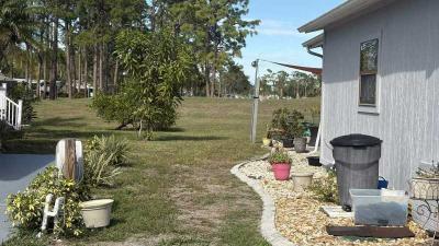 Photo 4 of 33 of home located at 1014 La Paloma Blvd North Fort Myers, FL 33903