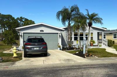 Photo 2 of 33 of home located at 1014 La Paloma Blvd North Fort Myers, FL 33903