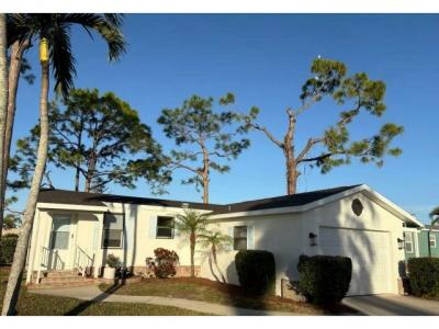 Mobile Home at 1109 La Paloma Blvd North Fort Myers, FL 33903