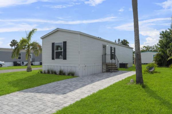 2024 Live Oak Mobile Home For Rent