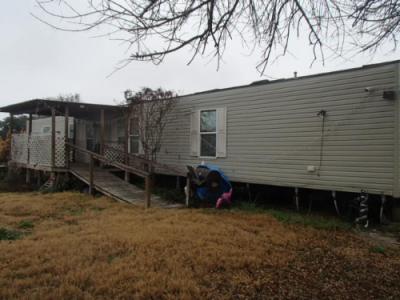 Mobile Home at 321 W Cypress Ave Riviera, TX 78379